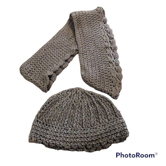 Infinity Scarf And Beanie Handmade Hand Crochet Knit Gray Scalloped - Picture 1 of 3